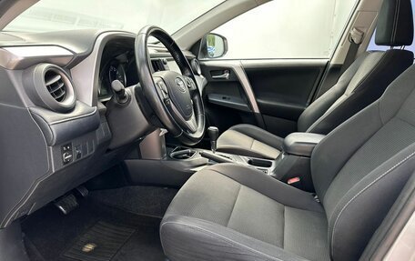 Toyota RAV4, 2018 год, 2 540 000 рублей, 13 фотография