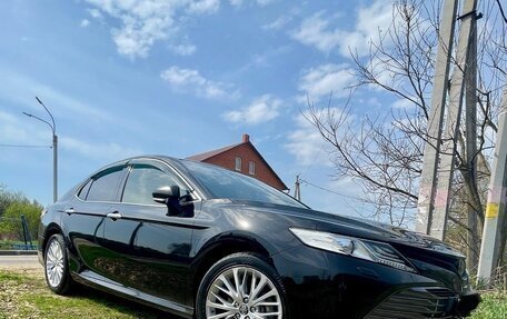 Toyota Camry, 2018 год, 2 650 000 рублей, 10 фотография