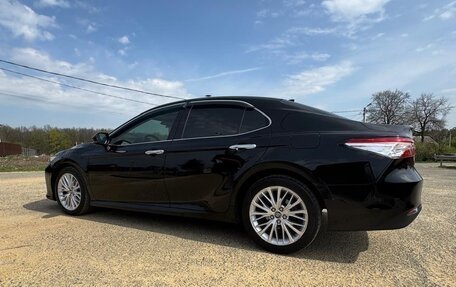 Toyota Camry, 2018 год, 2 650 000 рублей, 4 фотография