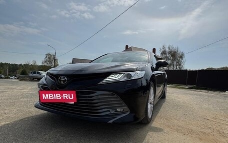 Toyota Camry, 2018 год, 2 650 000 рублей, 8 фотография
