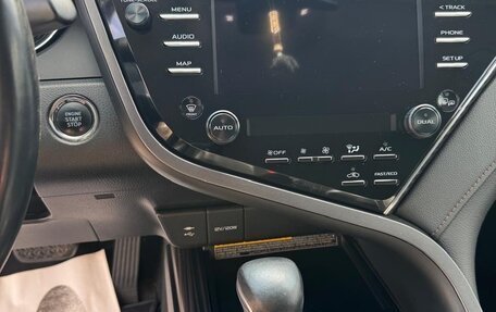 Toyota Camry, 2018 год, 2 650 000 рублей, 21 фотография