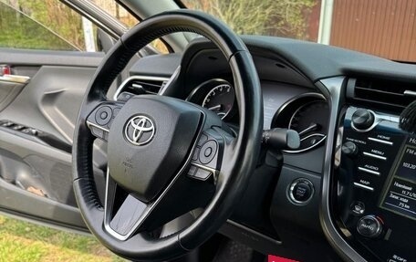 Toyota Camry, 2018 год, 2 650 000 рублей, 14 фотография