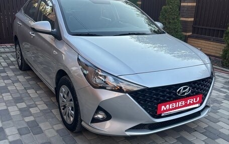 Hyundai Solaris II рестайлинг, 2021 год, 1 740 000 рублей, 4 фотография