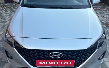 Hyundai Solaris II рестайлинг, 2021 год, 1 740 000 рублей, 5 фотография