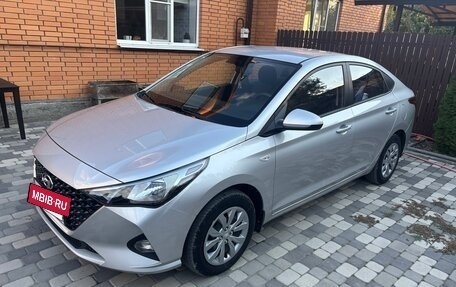 Hyundai Solaris II рестайлинг, 2021 год, 1 740 000 рублей, 6 фотография