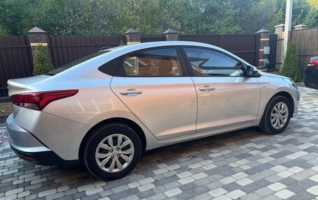 Hyundai Solaris II рестайлинг, 2021 год, 1 740 000 рублей, 16 фотография