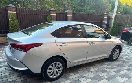 Hyundai Solaris II рестайлинг, 2021 год, 1 740 000 рублей, 8 фотография