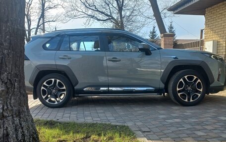 Toyota RAV4, 2019 год, 3 350 000 рублей, 1 фотография