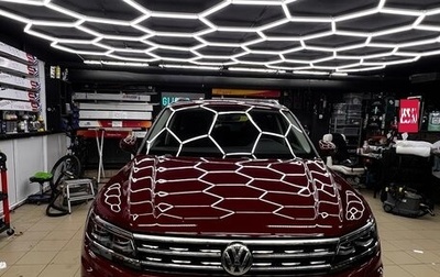 Volkswagen Tiguan II, 2018 год, 2 350 000 рублей, 1 фотография