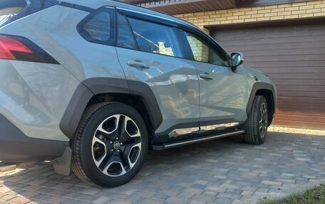 Toyota RAV4, 2019 год, 3 350 000 рублей, 3 фотография