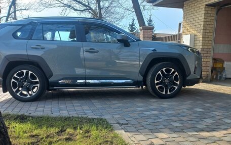 Toyota RAV4, 2019 год, 3 350 000 рублей, 7 фотография