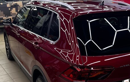 Volkswagen Tiguan II, 2018 год, 2 350 000 рублей, 3 фотография