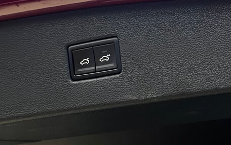 Volkswagen Tiguan II, 2018 год, 2 350 000 рублей, 13 фотография