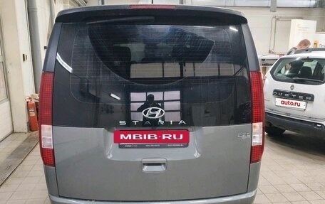 Hyundai Staria, 2022 год, 2 950 000 рублей, 4 фотография
