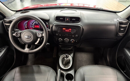 KIA Soul II рестайлинг, 2014 год, 1 090 000 рублей, 24 фотография