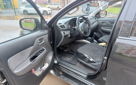 Mitsubishi L200 IV рестайлинг, 2015 год, 1 600 000 рублей, 10 фотография