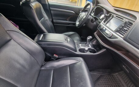 Toyota Highlander III, 2017 год, 2 980 000 рублей, 16 фотография