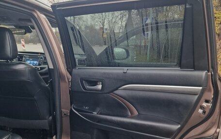 Toyota Highlander III, 2017 год, 2 980 000 рублей, 8 фотография