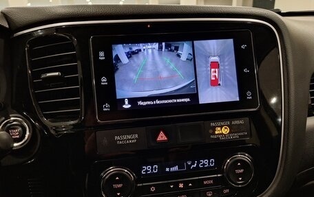 Mitsubishi Outlander III рестайлинг 3, 2017 год, 1 980 000 рублей, 23 фотография