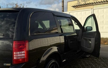 Chrysler Town & Country V рестайлинг, 2008 год, 980 000 рублей, 3 фотография