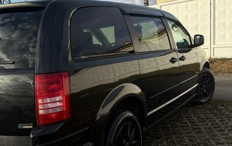 Chrysler Town & Country V рестайлинг, 2008 год, 980 000 рублей, 13 фотография