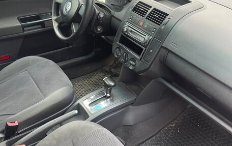 Volkswagen Polo IV рестайлинг, 2005 год, 295 000 рублей, 18 фотография