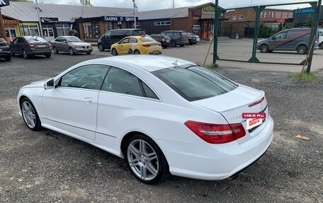 Mercedes-Benz E-Класс, 2012 год, 1 160 000 рублей, 3 фотография