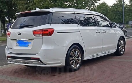 KIA Carnival III, 2018 год, 2 599 000 рублей, 3 фотография