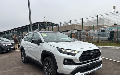 Toyota RAV4, 2025 год, 3 920 000 рублей, 6 фотография