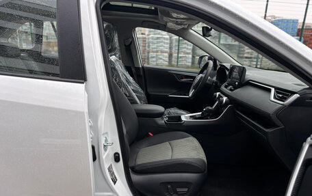 Toyota RAV4, 2025 год, 3 920 000 рублей, 17 фотография