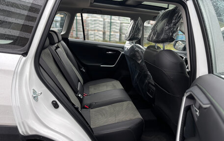 Toyota RAV4, 2025 год, 3 920 000 рублей, 19 фотография