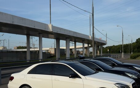 Mercedes-Benz E-Класс, 2015 год, 2 600 000 рублей, 2 фотография