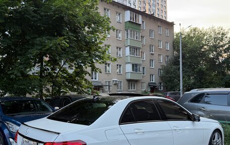 Mercedes-Benz E-Класс, 2015 год, 2 600 000 рублей, 3 фотография