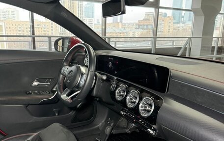 Mercedes-Benz CLA, 2019 год, 3 200 000 рублей, 14 фотография