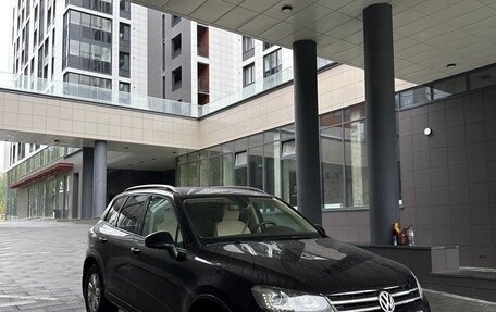 Volkswagen Touareg III, 2011 год, 2 300 000 рублей, 3 фотография