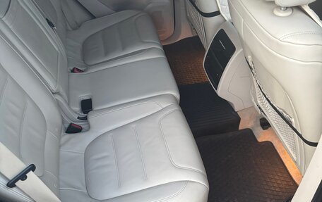 Volkswagen Touareg III, 2011 год, 2 300 000 рублей, 16 фотография