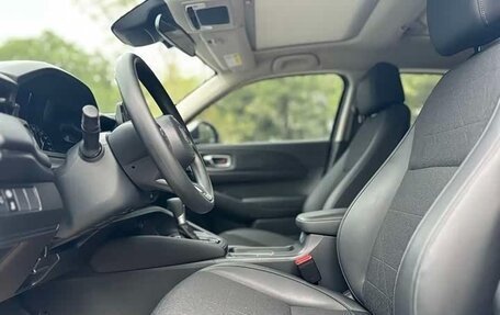 Honda Vezel, 2023 год, 2 140 000 рублей, 10 фотография