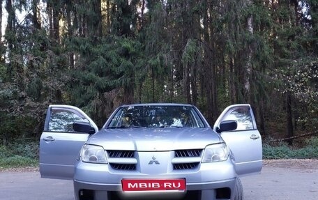 Mitsubishi Outlander III рестайлинг 3, 2005 год, 450 000 рублей, 1 фотография