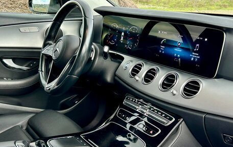 Mercedes-Benz E-Класс, 2021 год, 3 750 000 рублей, 5 фотография