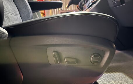 Volkswagen Multivan T6 рестайлинг, 2019 год, 5 500 000 рублей, 10 фотография