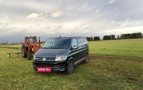 Volkswagen Multivan T6 рестайлинг, 2019 год, 5 500 000 рублей, 4 фотография