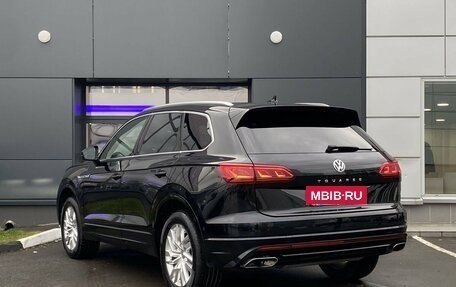 Volkswagen Touareg III, 2018 год, 4 899 000 рублей, 7 фотография