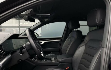 Volkswagen Touareg III, 2018 год, 4 899 000 рублей, 25 фотография