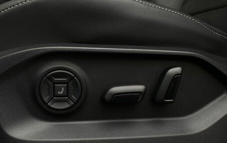 Volkswagen Touareg III, 2018 год, 4 899 000 рублей, 26 фотография