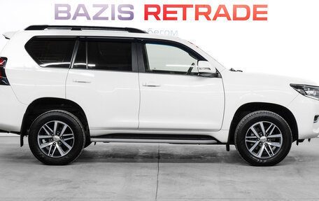 Toyota Land Cruiser Prado 150 рестайлинг 2, 2017 год, 5 250 000 рублей, 5 фотография