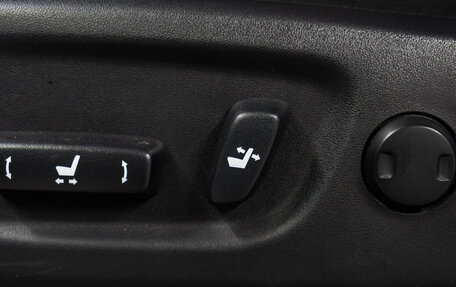 Toyota Land Cruiser Prado 150 рестайлинг 2, 2017 год, 5 250 000 рублей, 15 фотография