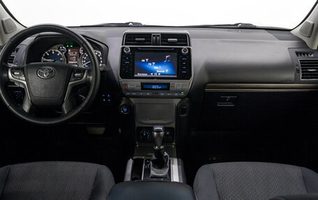 Toyota Land Cruiser Prado 150 рестайлинг 2, 2017 год, 5 250 000 рублей, 21 фотография