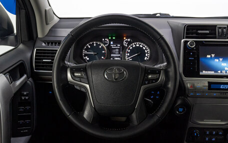 Toyota Land Cruiser Prado 150 рестайлинг 2, 2017 год, 5 250 000 рублей, 22 фотография