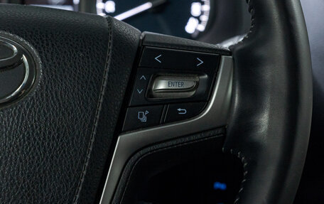 Toyota Land Cruiser Prado 150 рестайлинг 2, 2017 год, 5 250 000 рублей, 24 фотография