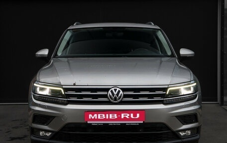 Volkswagen Tiguan II, 2017 год, 1 855 000 рублей, 2 фотография